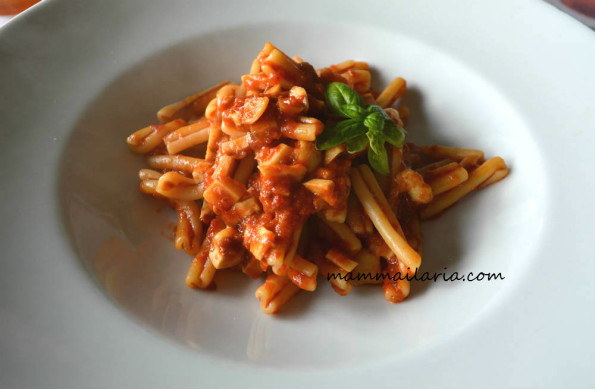 pasta con sugo ai funghi porcini 