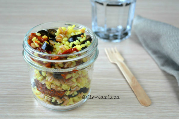 insalata fredda di farro e riso alla curcuma