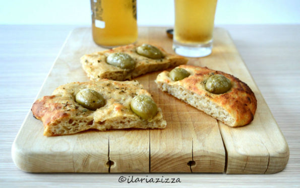 focaccia di patate con olive e origano