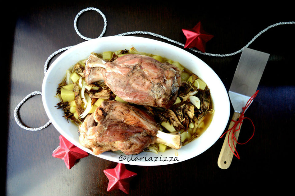 Stinco di prosciutto con carciofi e patate