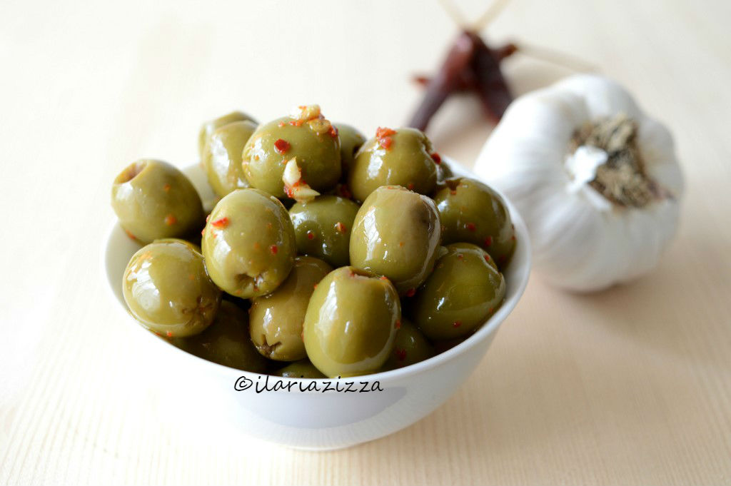 Olive condite, come farle in casa. Ilaria Zizza